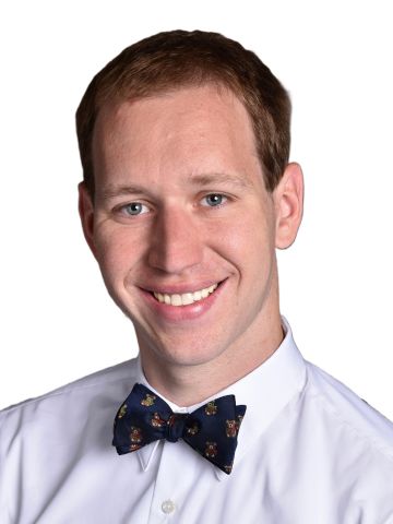 Headshot of Raymond Kreienkamp