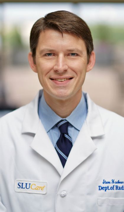 Headshot of Stephen Huebner