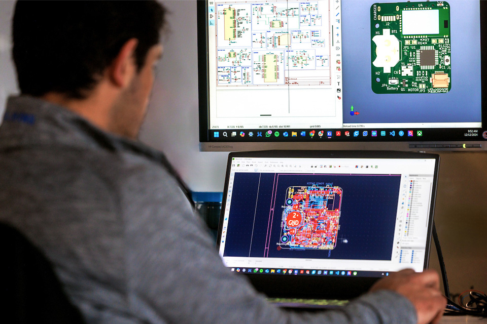 Gorlewicz lab research A student in the Gorlewicz lab in the SSE performs research on a computer.